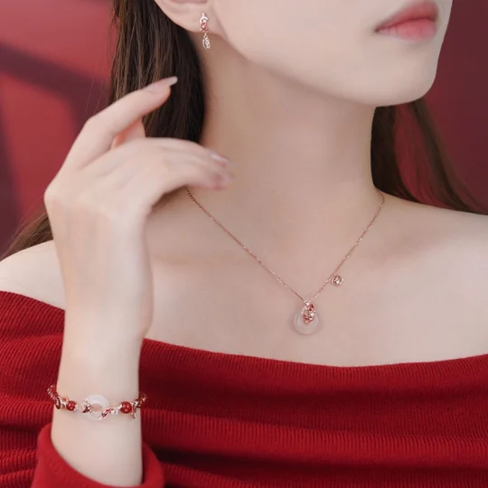 双鱼送福吊坠-汇聚千年易学精髓，尽在知蛛玄机